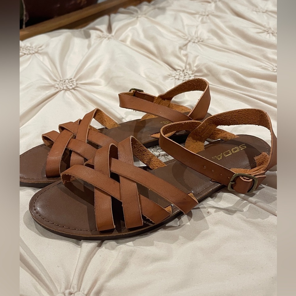 Soda Women’s Strappy Sandal Size 10